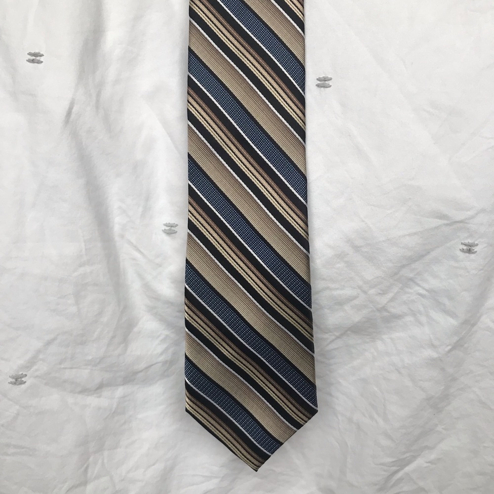 Silk tie
